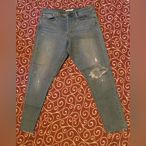 Levi’s - Picture 2 of 3